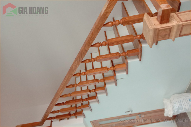 Sàn gỗ ốp cầu thang gỗ Gõ Đỏ tự nhiên